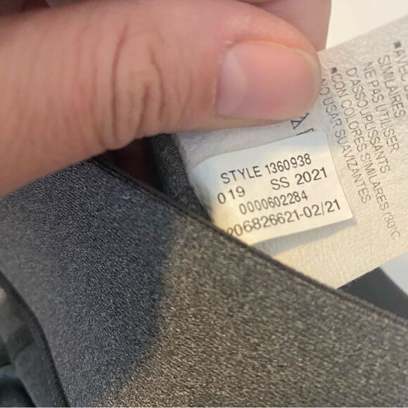 Under Armour Mid Rise muddy gray volleyball dance bike shorts 5” small - Picture 6 of 11